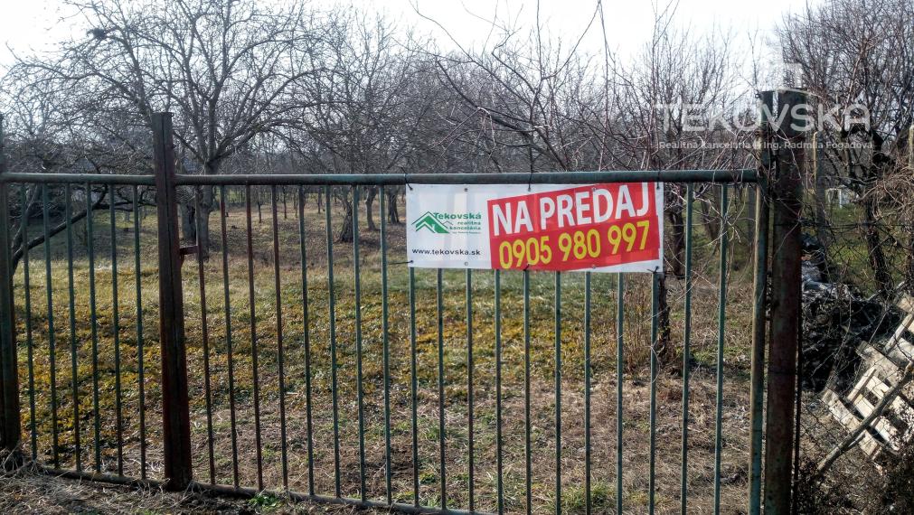 Znížená cena - Pozemok na výstavbu RD  Slepčany- 860m2