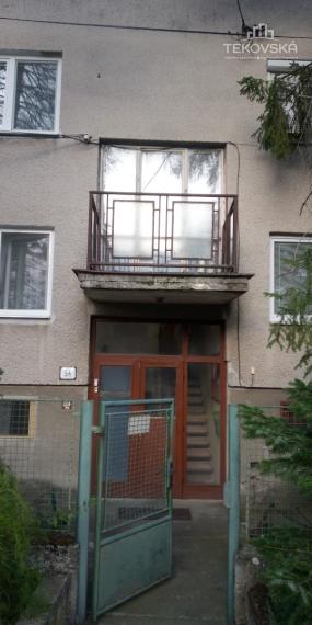 Znížená cena - 3-izbový byt so záhradkou a garážou Lovce