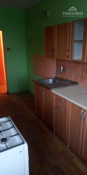 Znížená cena - 3-izbový byt so záhradkou a garážou Lovce