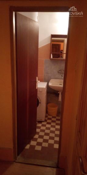 Znížená cena - 3-izbový byt so záhradkou a garážou Lovce