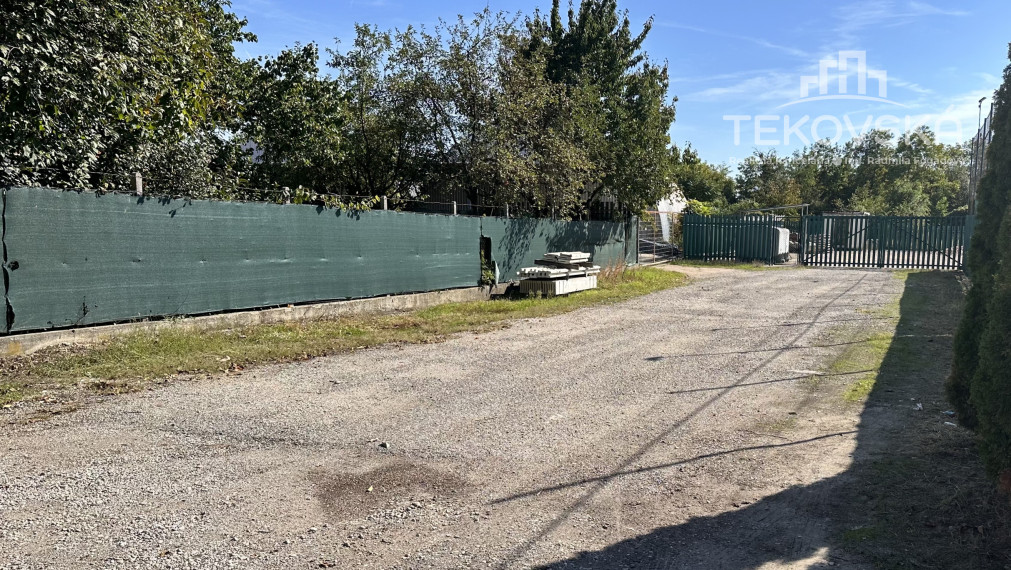 Znížená cena - Pozemok - Vráble - komerčné využitie