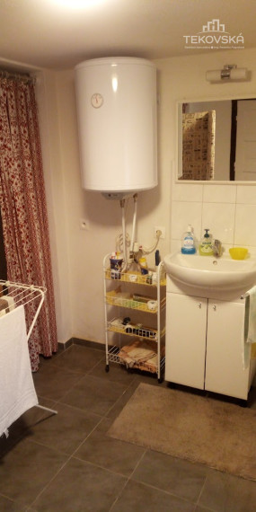 NOVINKA- chalupa Hostie