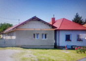 Dom s veľkým pozemkom vhodný na výstavbu bytovky - fotografia 1