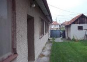 Dom s veľkým pozemkom vhodný na výstavbu bytovky - fotografia 5