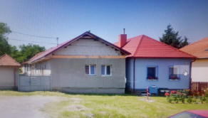 Dom s veľkým pozemkom vhodný na výstavbu bytovky - fotografia 1