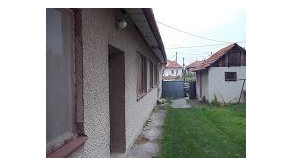 Dom s veľkým pozemkom vhodný na výstavbu bytovky - fotografia 5