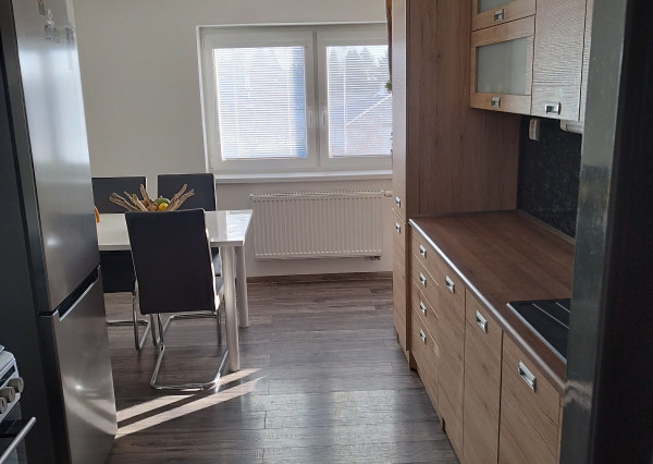 Znížená cena 3 izbový byt so záhradkou a garážou - Zlaté Moravce