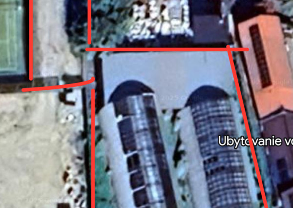 Pozemok - Vráble - komerčné využitie