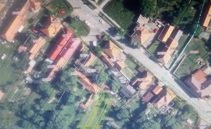Dom s veľkým pozemkom vhodný na výstavbu bytovky - fotografia 6