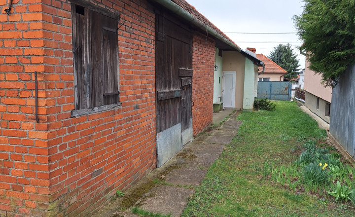Novinka- vidiecky dom v Žitavanoch - Dvor - fotografia 3